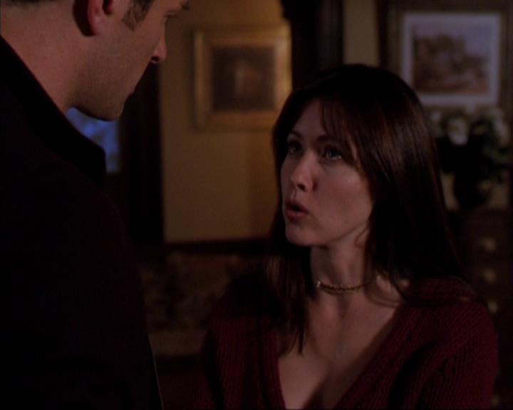 Charmed-Online-dot-316DeathTakesAHalliwell1481.jpg Charmed-Online-dot-316DeathTakesAHalliwell1481.jpg