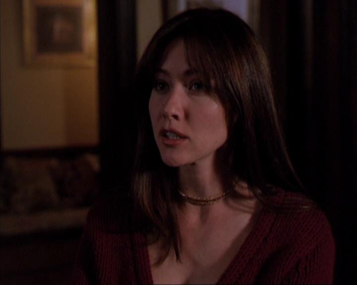 Charmed-Online-dot-316DeathTakesAHalliwell1498.jpg