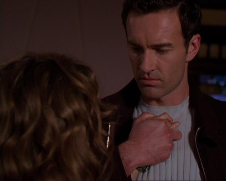 Charmed-Online-dot-316DeathTakesAHalliwell1518.jpg Charmed-Online-dot-316DeathTakesAHalliwell1518.jpg