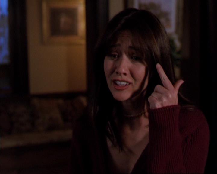 Charmed-Online-dot-316DeathTakesAHalliwell1530.jpg Charmed-Online-dot-316DeathTakesAHalliwell1530.jpg