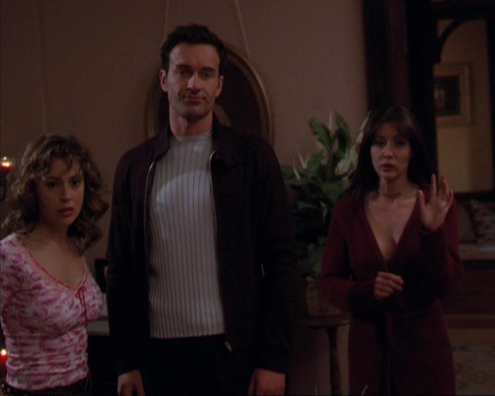 Charmed-Online-dot-316DeathTakesAHalliwell1536.jpg