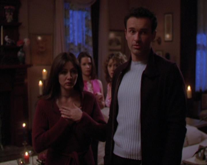 Charmed-Online-dot-316DeathTakesAHalliwell1553.jpg