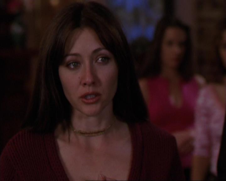 Charmed-Online-dot-316DeathTakesAHalliwell1560.jpg Charmed-Online-dot-316DeathTakesAHalliwell1560.jpg