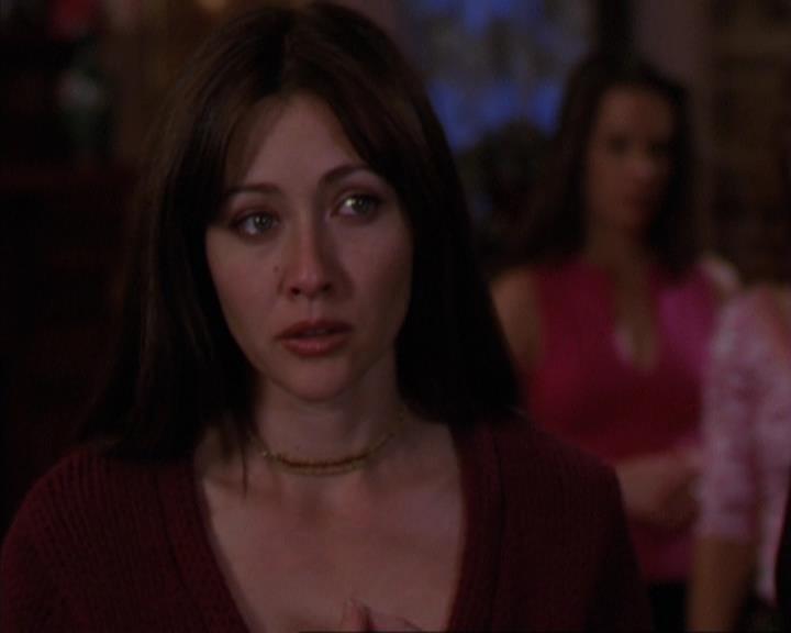 Charmed-Online-dot-316DeathTakesAHalliwell1561.jpg
