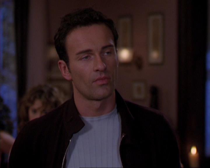 Charmed-Online-dot-316DeathTakesAHalliwell1574.jpg Charmed-Online-dot-316DeathTakesAHalliwell1574.jpg