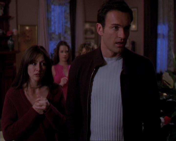 Charmed-Online-dot-316DeathTakesAHalliwell1577.jpg