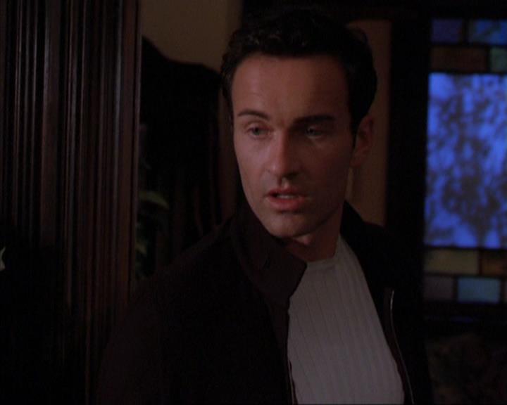 Charmed-Online-dot-316DeathTakesAHalliwell1585.jpg Charmed-Online-dot-316DeathTakesAHalliwell1585.jpg