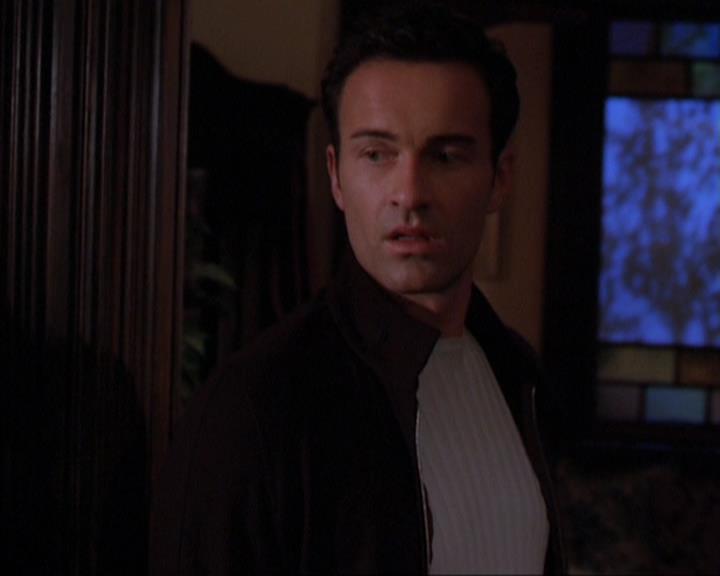 Charmed-Online-dot-316DeathTakesAHalliwell1589.jpg Charmed-Online-dot-316DeathTakesAHalliwell1589.jpg