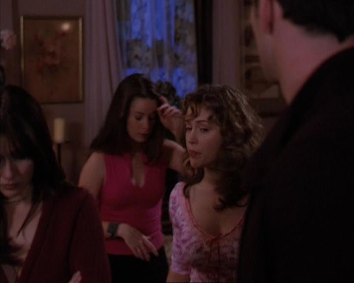 Charmed-Online-dot-316DeathTakesAHalliwell1592.jpg