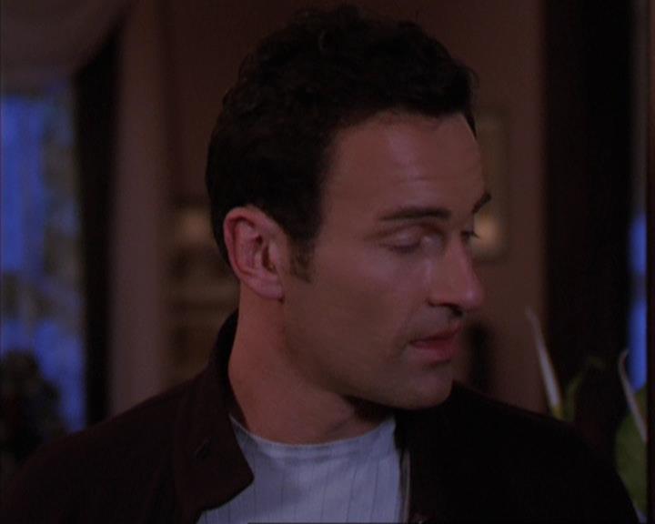 Charmed-Online-dot-316DeathTakesAHalliwell1611.jpg Charmed-Online-dot-316DeathTakesAHalliwell1611.jpg