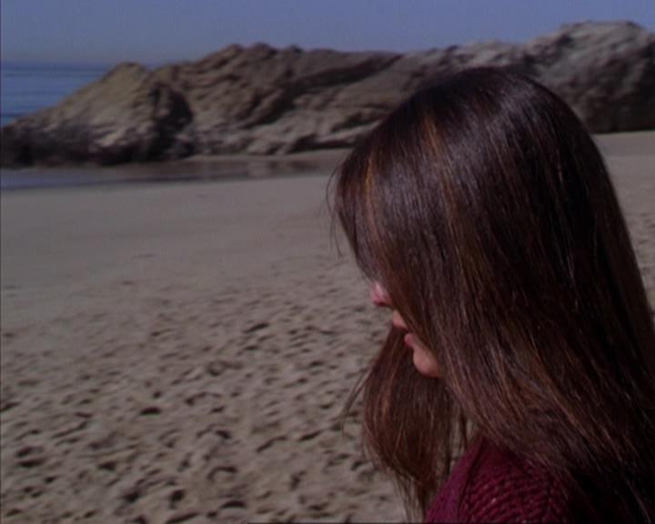 Charmed-Online-dot-316DeathTakesAHalliwell1621.jpg Charmed-Online-dot-316DeathTakesAHalliwell1621.jpg