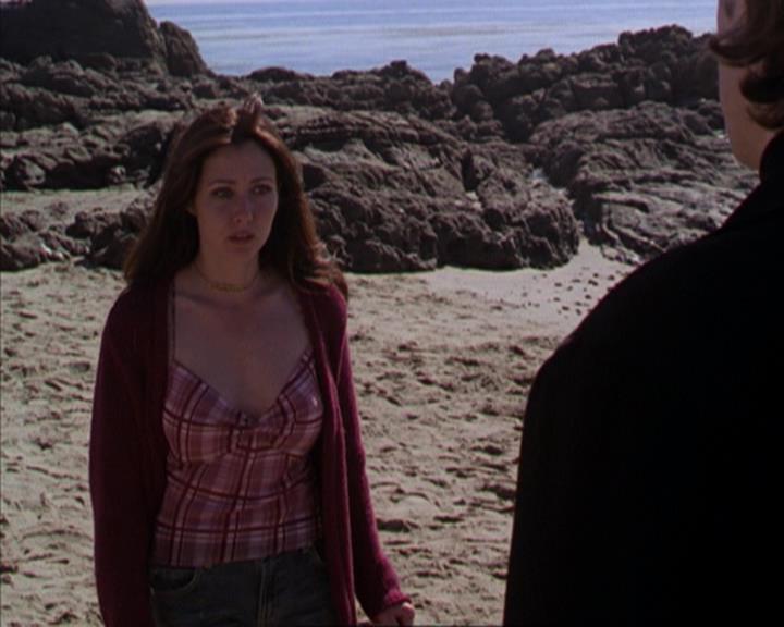 Charmed-Online-dot-316DeathTakesAHalliwell1639.jpg
