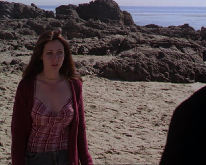 Charmed-Online-dot-316DeathTakesAHalliwell1643.jpg