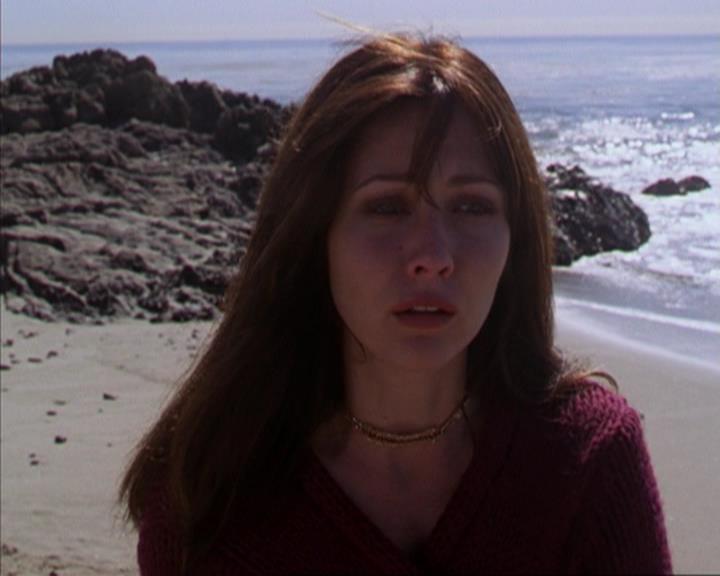 Charmed-Online-dot-316DeathTakesAHalliwell1705.jpg