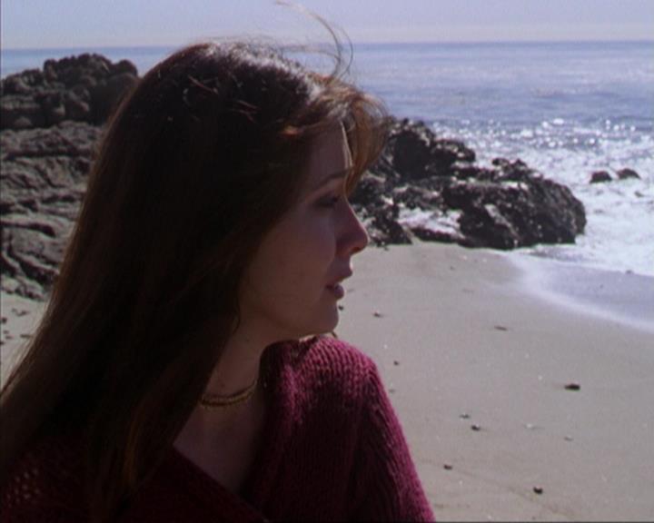 Charmed-Online-dot-316DeathTakesAHalliwell1712.jpg Charmed-Online-dot-316DeathTakesAHalliwell1712.jpg