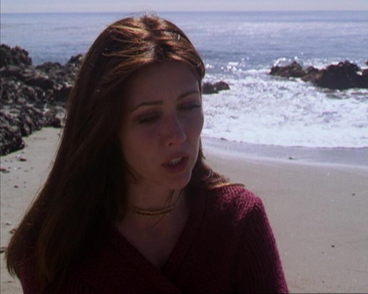 Charmed-Online-dot-316DeathTakesAHalliwell1744.jpg Charmed-Online-dot-316DeathTakesAHalliwell1744.jpg