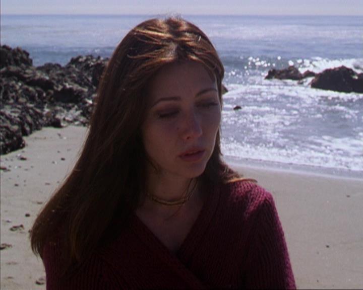 Charmed-Online-dot-316DeathTakesAHalliwell1755.jpg Charmed-Online-dot-316DeathTakesAHalliwell1755.jpg