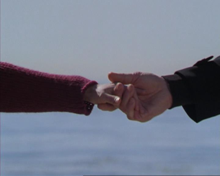 Charmed-Online-dot-316DeathTakesAHalliwell1760.jpg Charmed-Online-dot-316DeathTakesAHalliwell1760.jpg