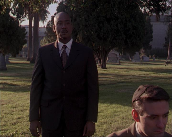 Charmed-Online-dot-316DeathTakesAHalliwell1776.jpg Charmed-Online-dot-316DeathTakesAHalliwell1776.jpg