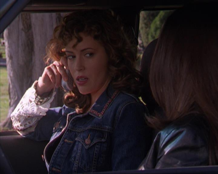 Charmed-Online-dot-316DeathTakesAHalliwell1785.jpg