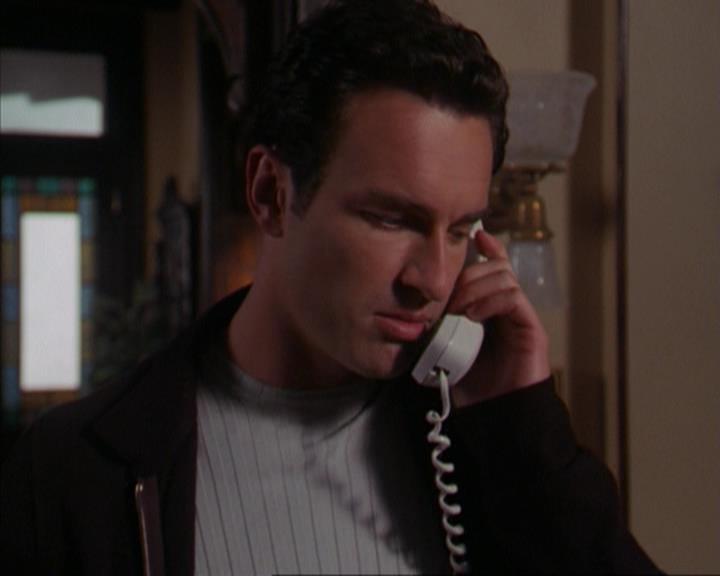 Charmed-Online-dot-316DeathTakesAHalliwell1799.jpg Charmed-Online-dot-316DeathTakesAHalliwell1799.jpg