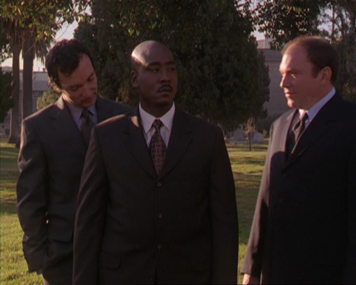 Charmed-Online-dot-316DeathTakesAHalliwell1817.jpg Charmed-Online-dot-316DeathTakesAHalliwell1817.jpg