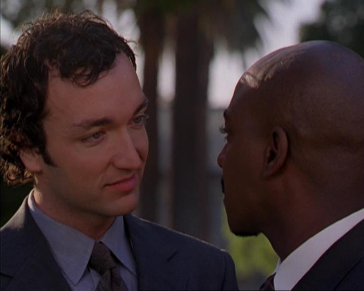 Charmed-Online-dot-316DeathTakesAHalliwell1823.jpg Charmed-Online-dot-316DeathTakesAHalliwell1823.jpg