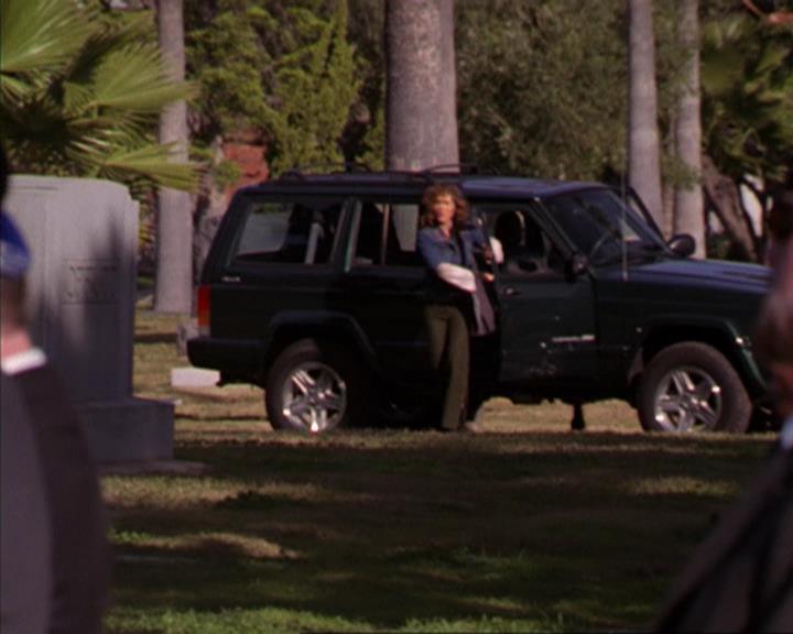 Charmed-Online-dot-316DeathTakesAHalliwell1838.jpg