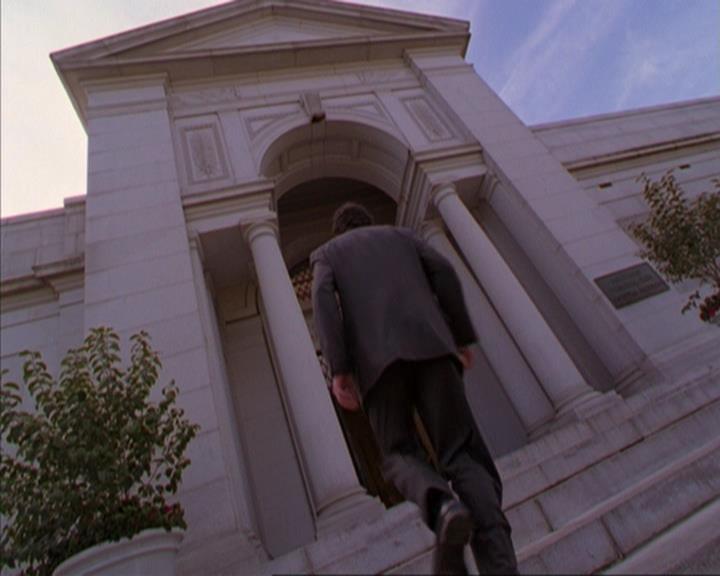 Charmed-Online-dot-316DeathTakesAHalliwell1847.jpg Charmed-Online-dot-316DeathTakesAHalliwell1847.jpg