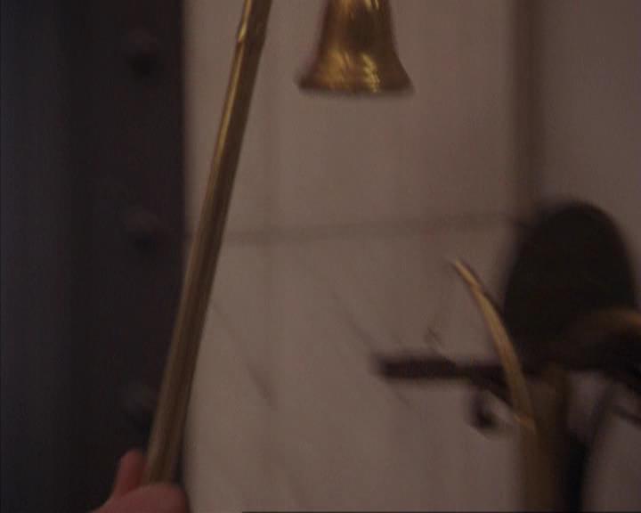 Charmed-Online-dot-316DeathTakesAHalliwell1856.jpg Charmed-Online-dot-316DeathTakesAHalliwell1856.jpg