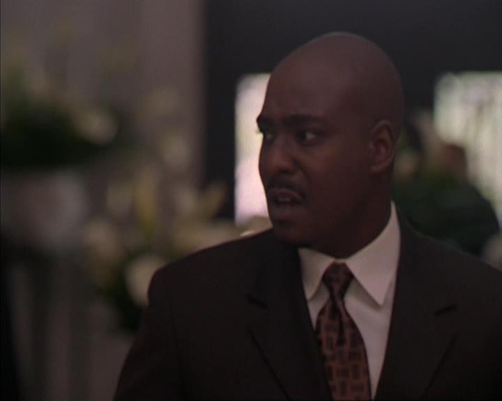 Charmed-Online-dot-316DeathTakesAHalliwell1862.jpg Charmed-Online-dot-316DeathTakesAHalliwell1862.jpg