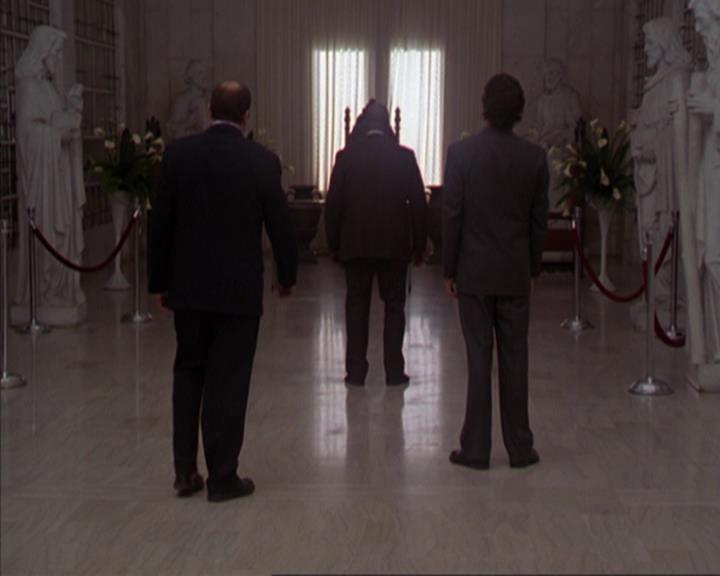 Charmed-Online-dot-316DeathTakesAHalliwell1867.jpg Charmed-Online-dot-316DeathTakesAHalliwell1867.jpg