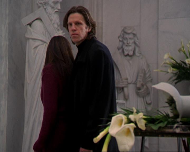 Charmed-Online-dot-316DeathTakesAHalliwell1934.jpg Charmed-Online-dot-316DeathTakesAHalliwell1934.jpg