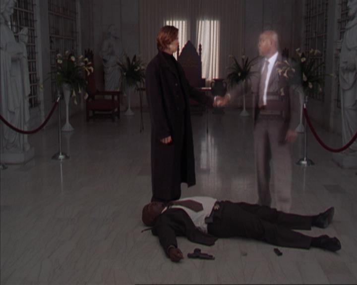 Charmed-Online-dot-316DeathTakesAHalliwell1956.jpg Charmed-Online-dot-316DeathTakesAHalliwell1956.jpg