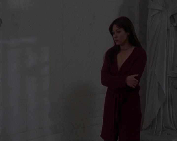 Charmed-Online-dot-316DeathTakesAHalliwell1965.jpg Charmed-Online-dot-316DeathTakesAHalliwell1965.jpg