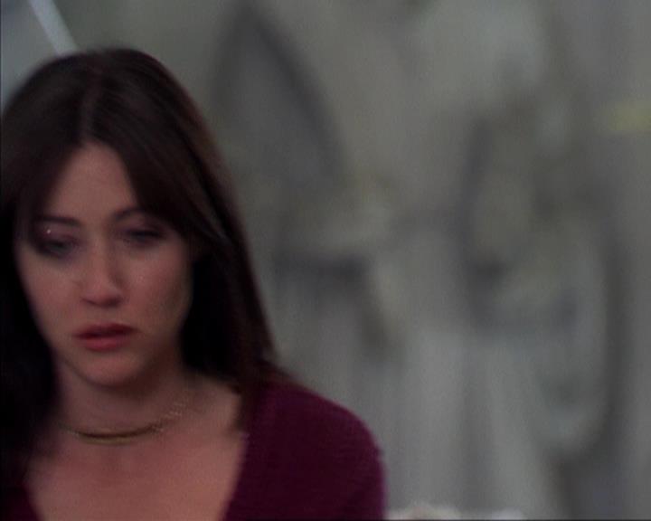 Charmed-Online-dot-316DeathTakesAHalliwell2000.jpg