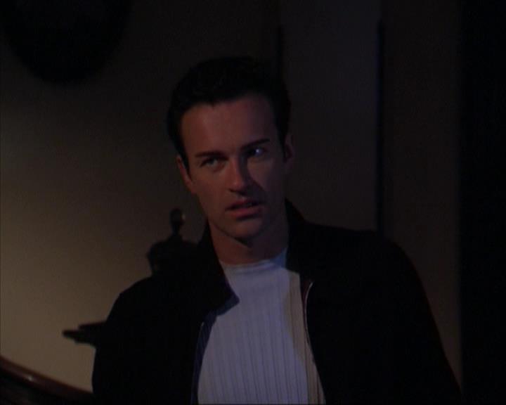 Charmed-Online-dot-316DeathTakesAHalliwell2030.jpg Charmed-Online-dot-316DeathTakesAHalliwell2030.jpg