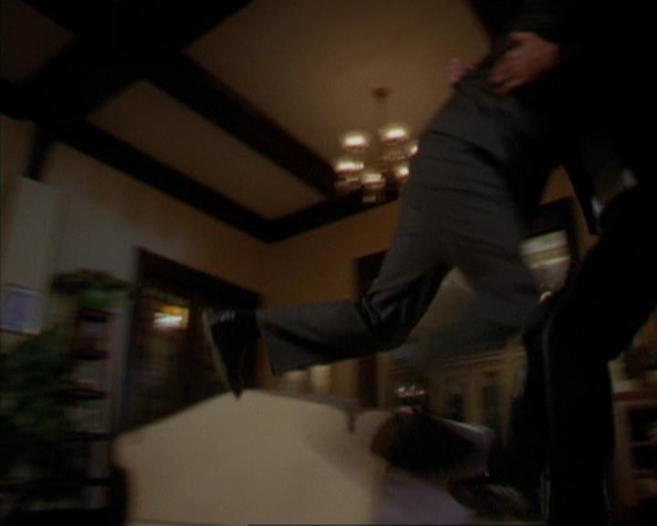 Charmed-Online-dot-316DeathTakesAHalliwell2064.jpg Charmed-Online-dot-316DeathTakesAHalliwell2064.jpg