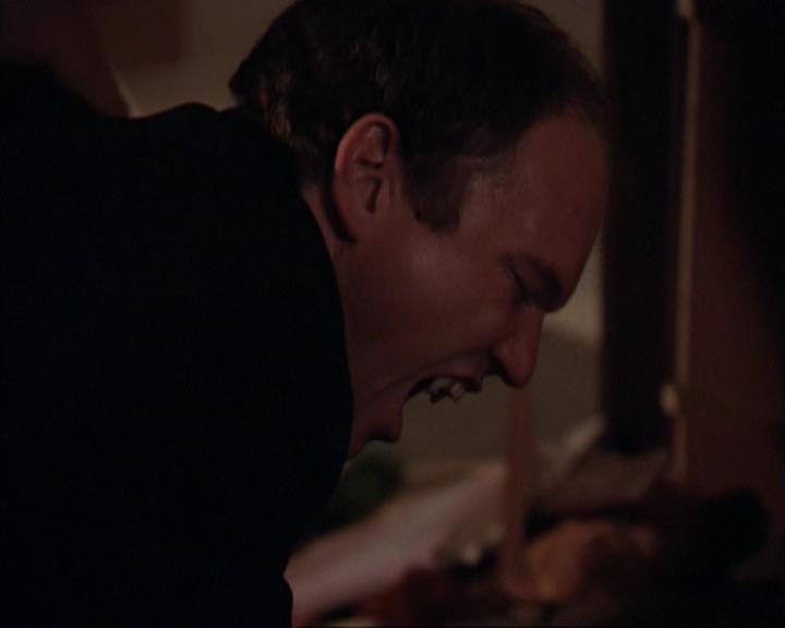 Charmed-Online-dot-316DeathTakesAHalliwell2103.jpg Charmed-Online-dot-316DeathTakesAHalliwell2103.jpg