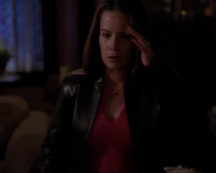 Charmed-Online-dot-316DeathTakesAHalliwell2111.jpg Charmed-Online-dot-316DeathTakesAHalliwell2111.jpg