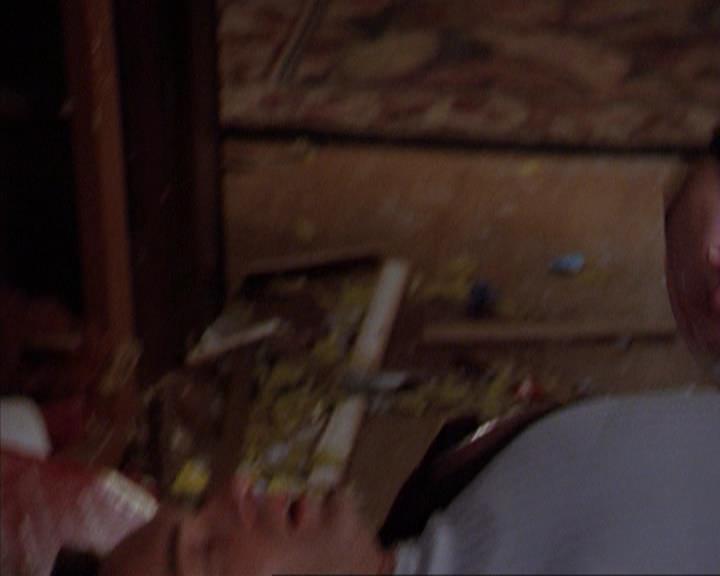 Charmed-Online-dot-316DeathTakesAHalliwell2116.jpg Charmed-Online-dot-316DeathTakesAHalliwell2116.jpg