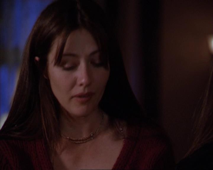Charmed-Online-dot-316DeathTakesAHalliwell2183.jpg
