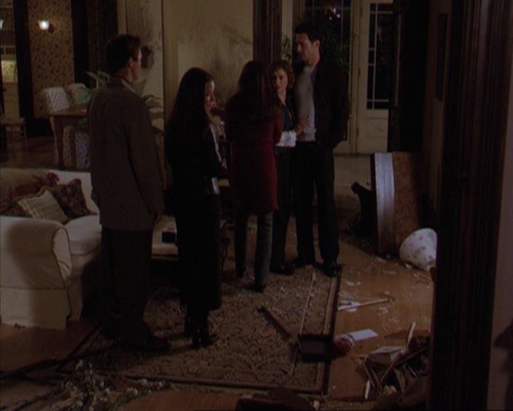 Charmed-Online-dot-316DeathTakesAHalliwell2199.jpg Charmed-Online-dot-316DeathTakesAHalliwell2199.jpg