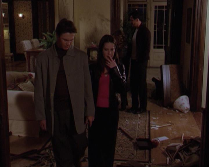 Charmed-Online-dot-316DeathTakesAHalliwell2210.jpg Charmed-Online-dot-316DeathTakesAHalliwell2210.jpg