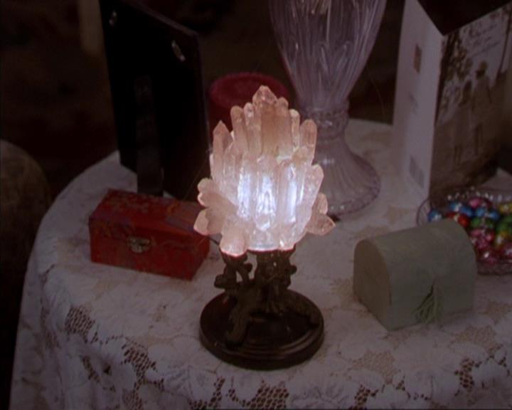 Charmed-Online-dot-316DeathTakesAHalliwell2214.jpg Charmed-Online-dot-316DeathTakesAHalliwell2214.jpg