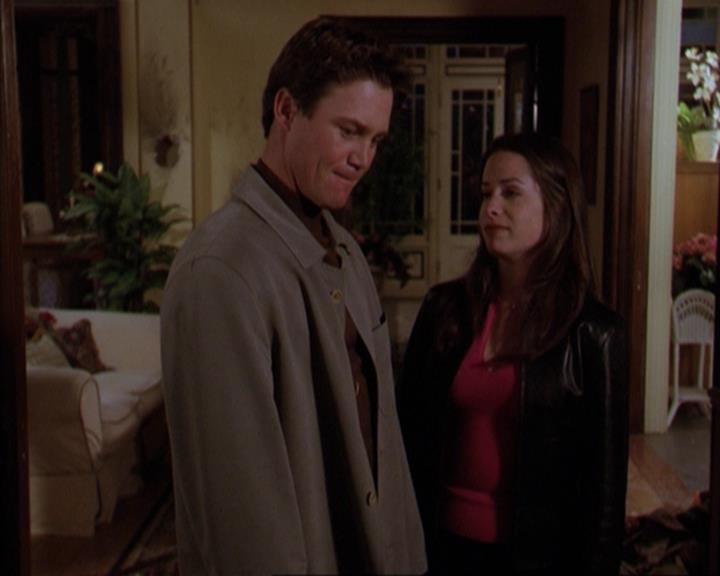 Charmed-Online-dot-316DeathTakesAHalliwell2217.jpg Charmed-Online-dot-316DeathTakesAHalliwell2217.jpg