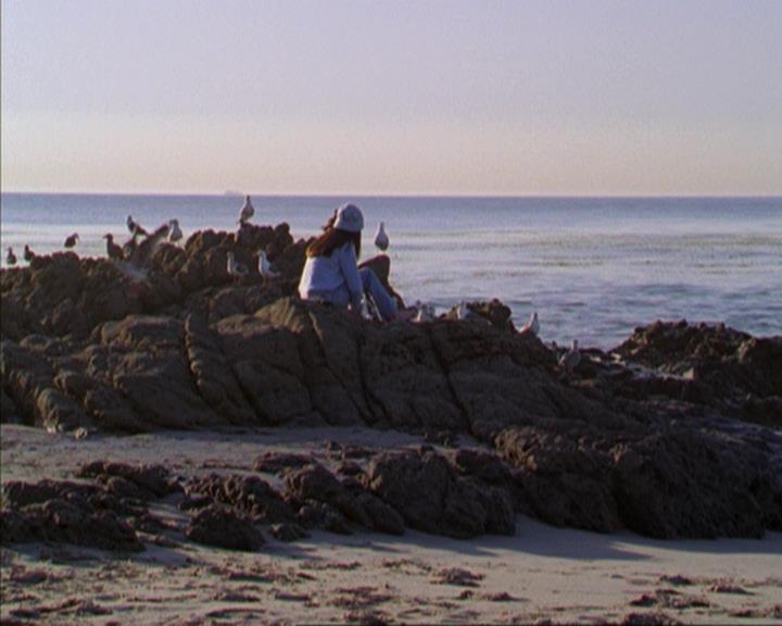 Charmed-Online-dot-316DeathTakesAHalliwell2243.jpg Charmed-Online-dot-316DeathTakesAHalliwell2243.jpg