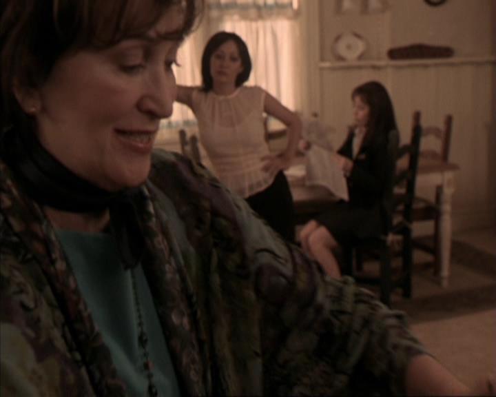 Charmed-Online-dot-317Pre-Witched0443.jpg Charmed-Online-dot-317Pre-Witched0443.jpg