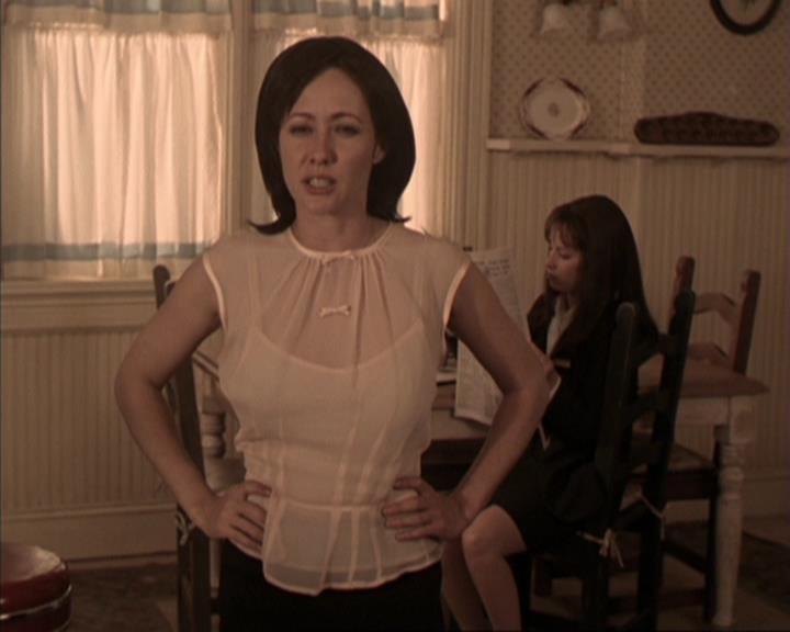 Charmed-Online-dot-317Pre-Witched0449.jpg Charmed-Online-dot-317Pre-Witched0449.jpg