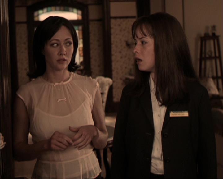 Charmed-Online-dot-317Pre-Witched0500.jpg Charmed-Online-dot-317Pre-Witched0500.jpg